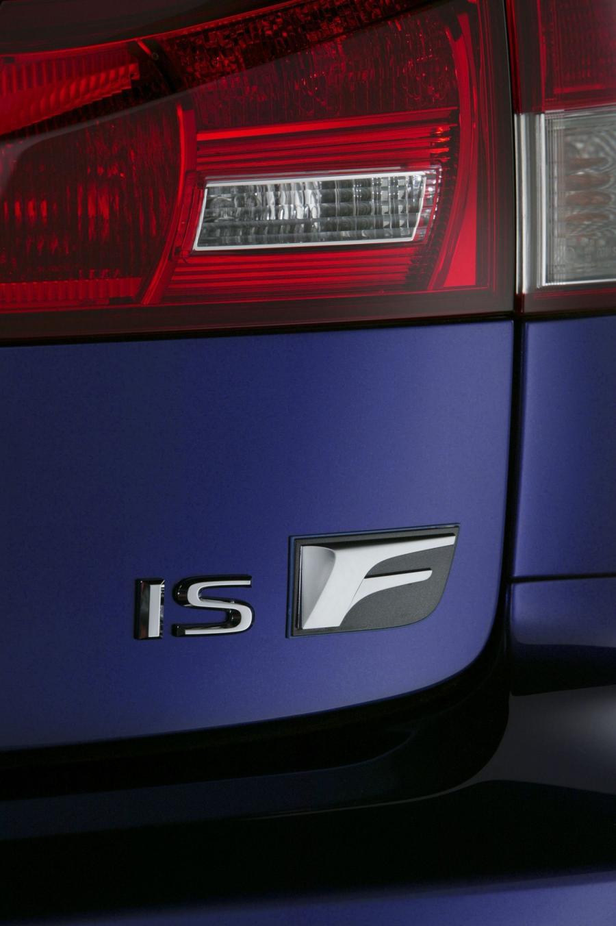  Lexus IS-F 2010 года  (фото 3 из 140)